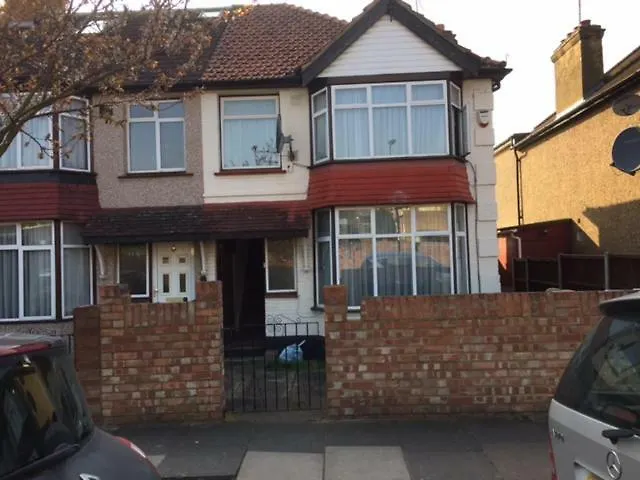 **  Le Buffle Noir Londres Bed & Breakfast Greenford  United Kingdom